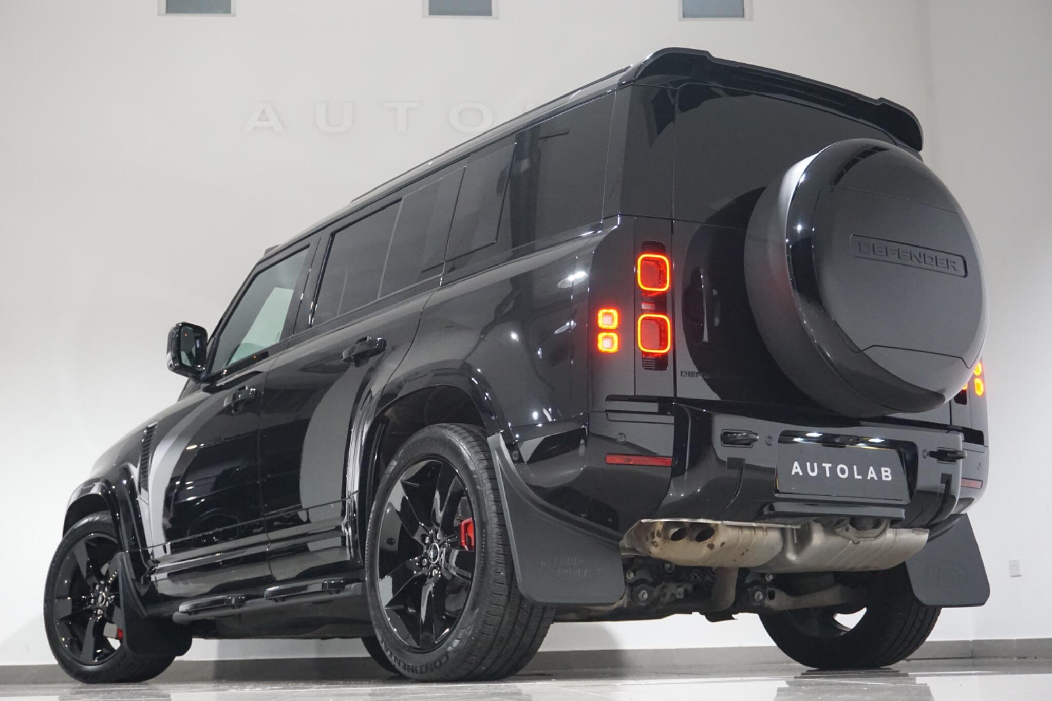 Land Rover Defender 110 3.0 D300 MHEV X-Dynamic HSE SUV 5dr Diesel Auto 4WD Euro 6 (s/s) (300 ps)